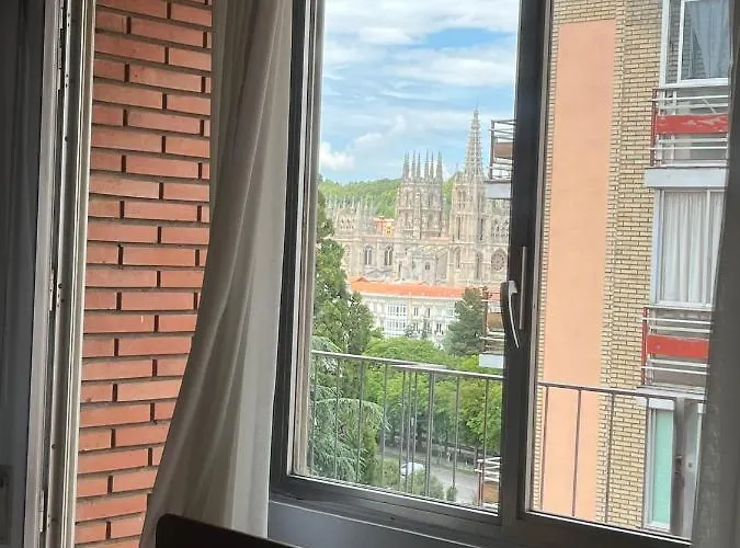 Atuaire Gran Con Vistas A La Catedral De