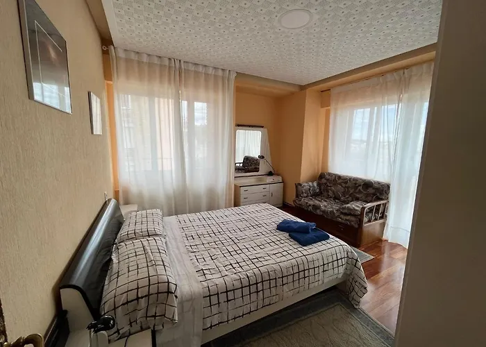 Atuaire Gran Con Vistas A La Catedral De